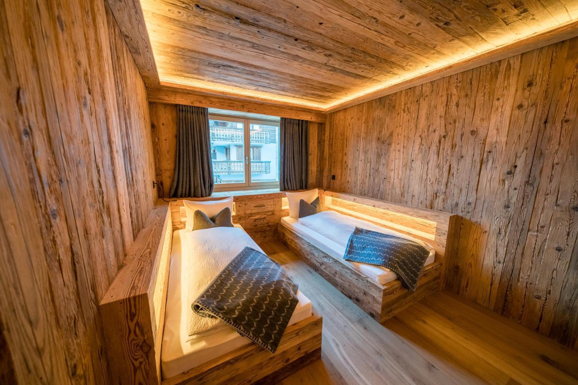 Seven Alpina Boutique Hotel クロスタース エクステリア 写真