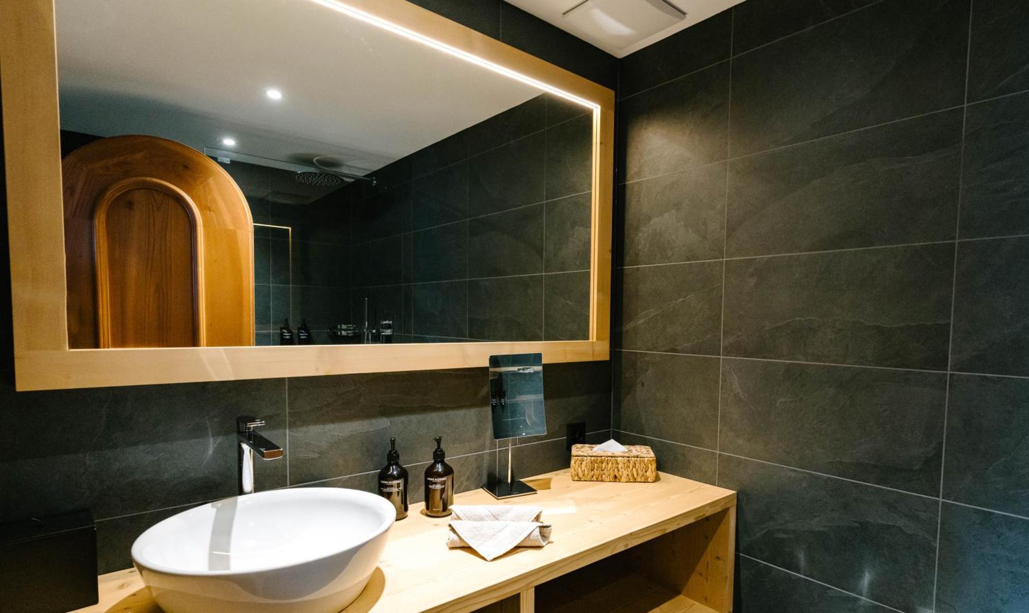 Seven Alpina Boutique Hotel クロスタース エクステリア 写真