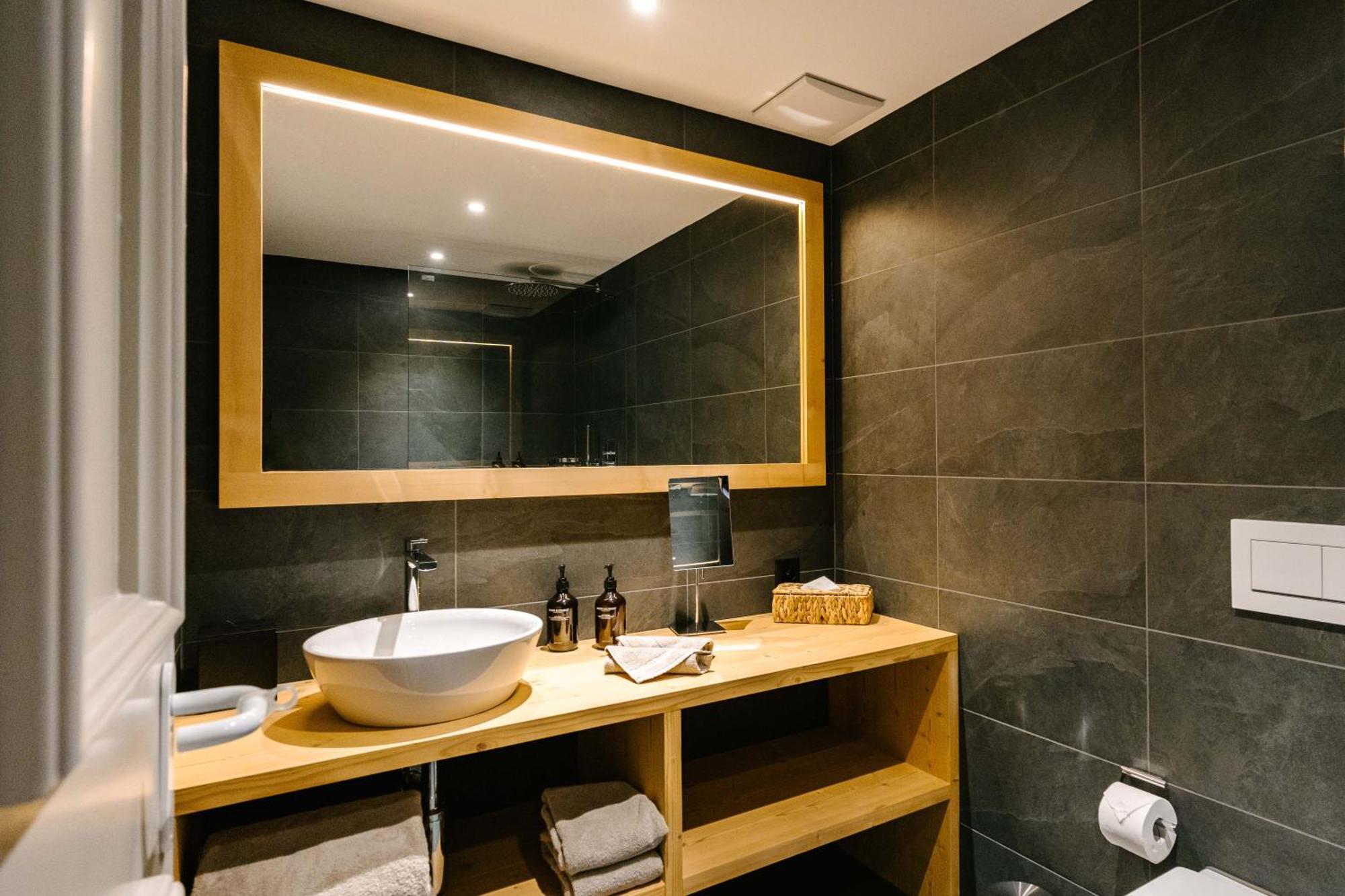 Seven Alpina Boutique Hotel クロスタース エクステリア 写真