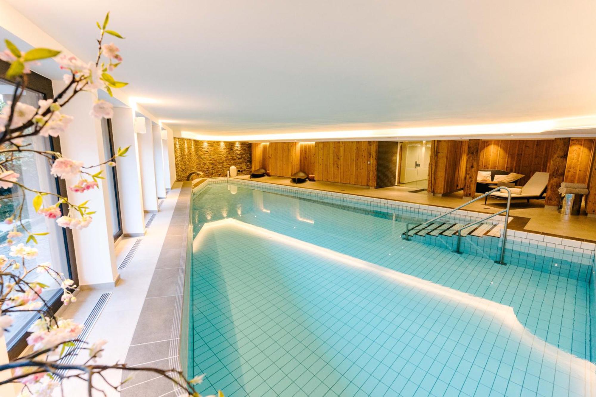 Seven Alpina Boutique Hotel クロスタース エクステリア 写真